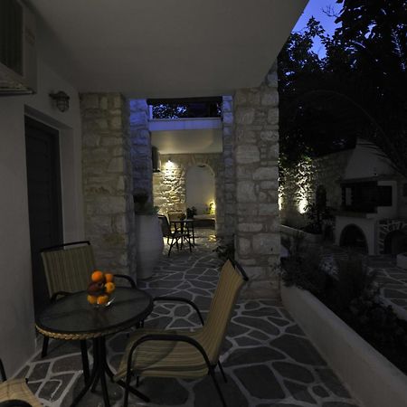 Alexandros Apartments Náusza Kültér fotó