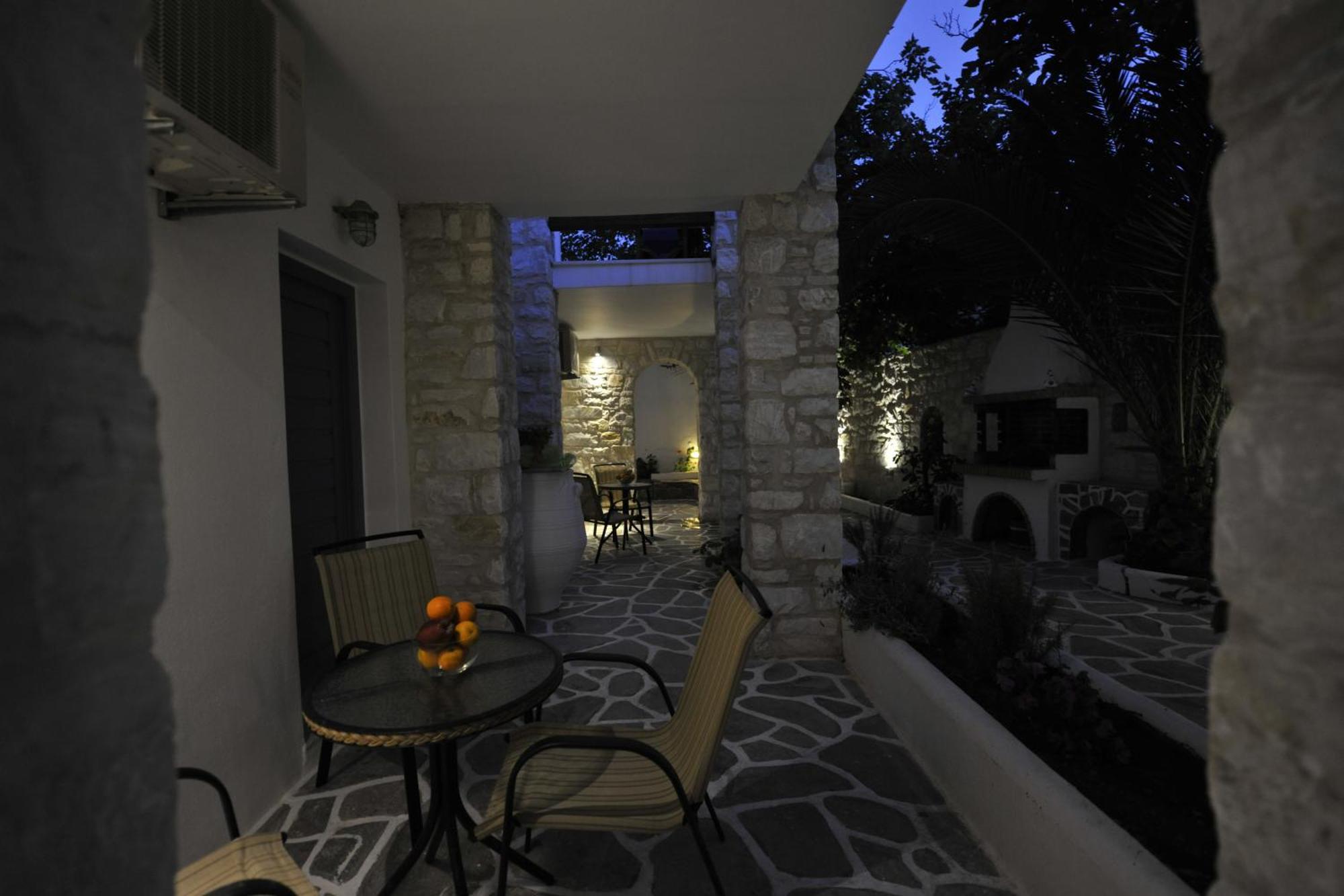 Alexandros Apartments Náusza Kültér fotó